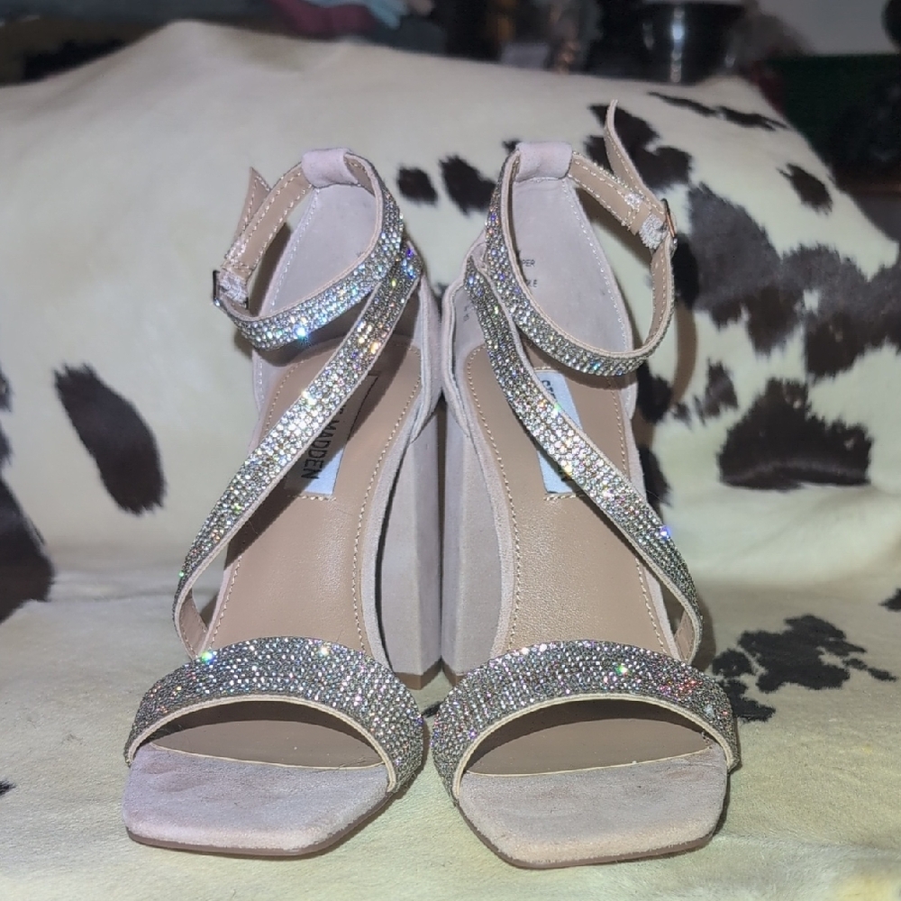 Steve Madden Verilu Nude Leather Rhinestone Block Heel Sandals